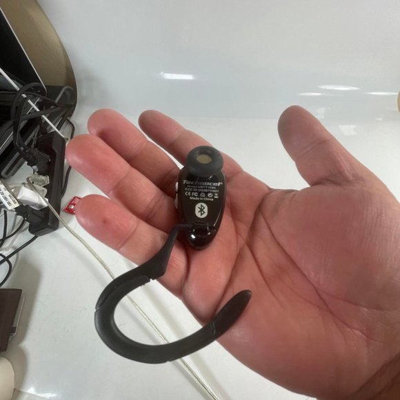 Technocel UBTT10BK Wireless Bluetooth Earpiece Ear-Hook Single Headset Black - Picture 2 of 4